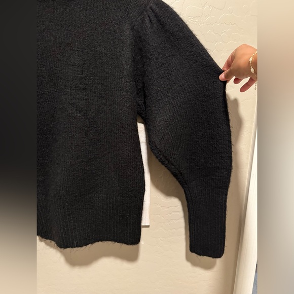 Joes black soft sweater preloved - Picture 7 of 7